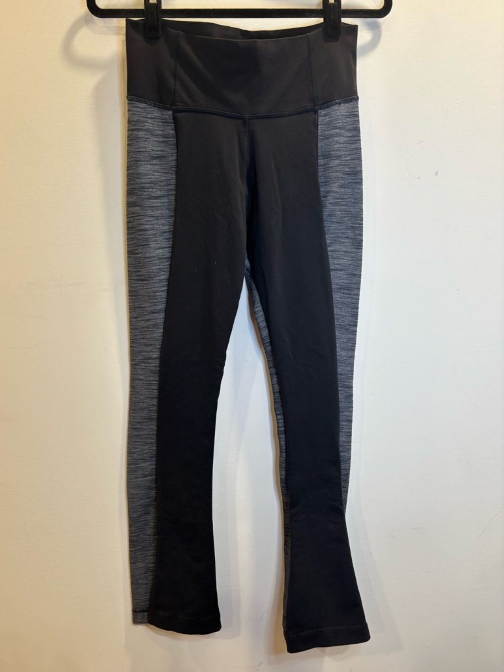 Lululemon Barre Pulse Pant Two-toned Flare leggings yoga size 8